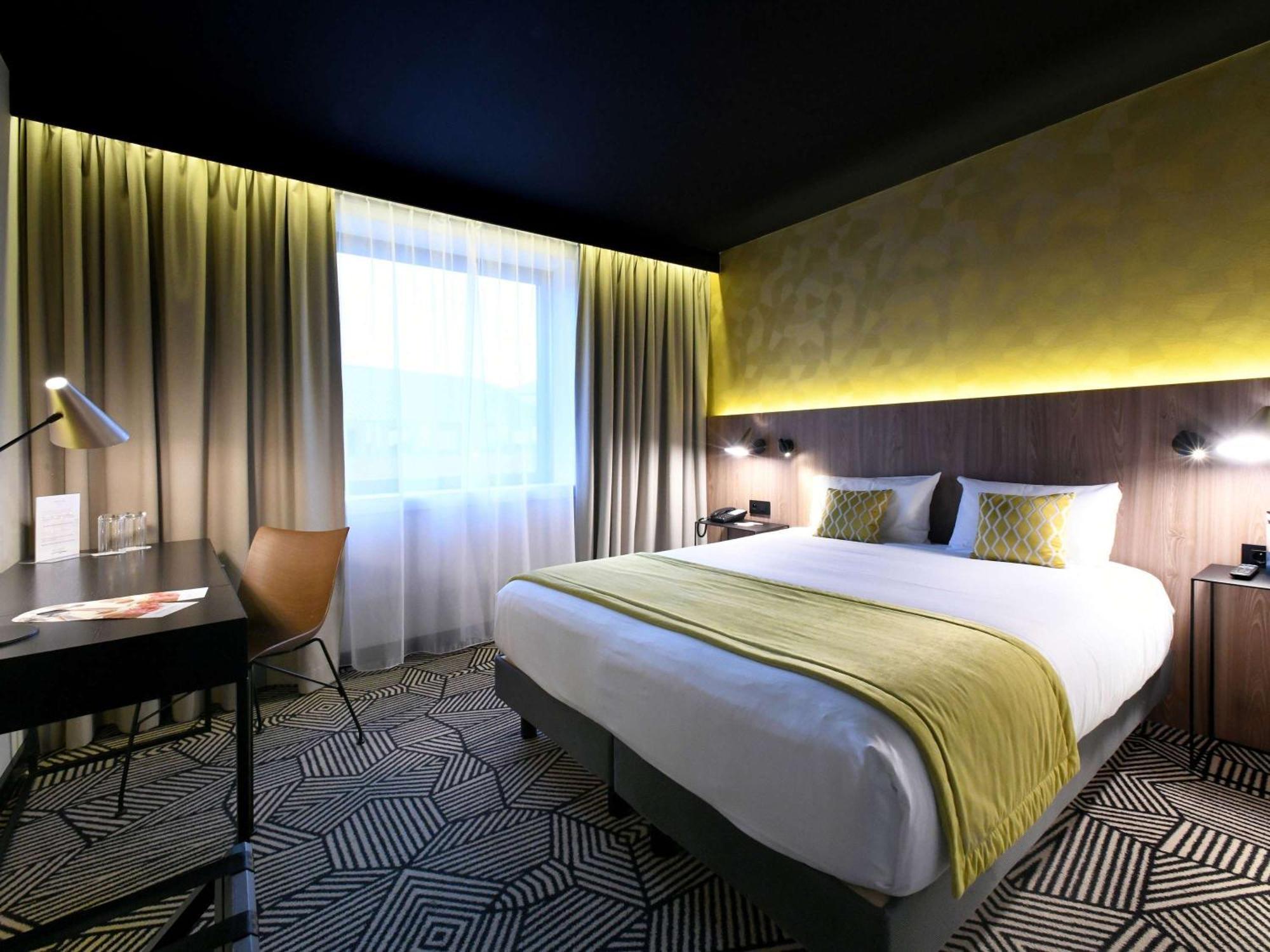 Mercure Arras Centre Gare Екстериор снимка